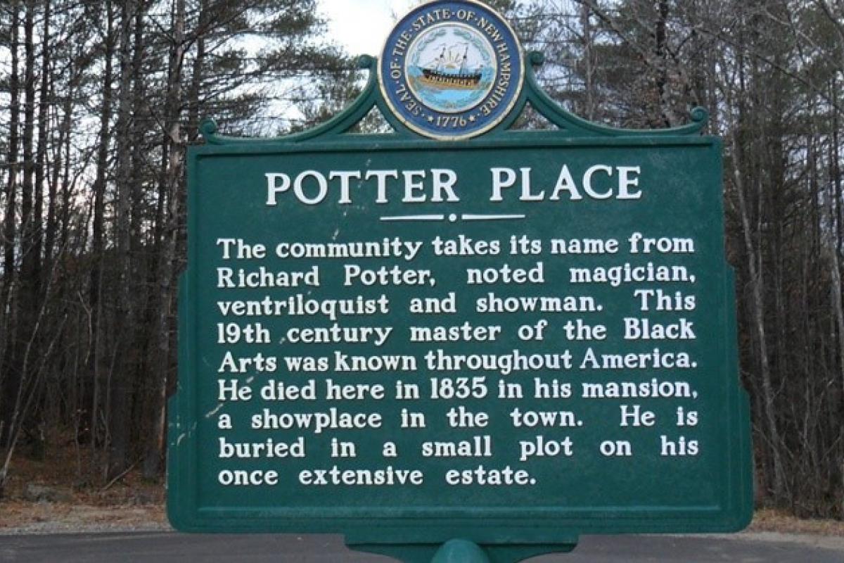 Potter Place Sign